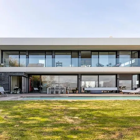 En El Faro De Hondarribia, Con Vistas *