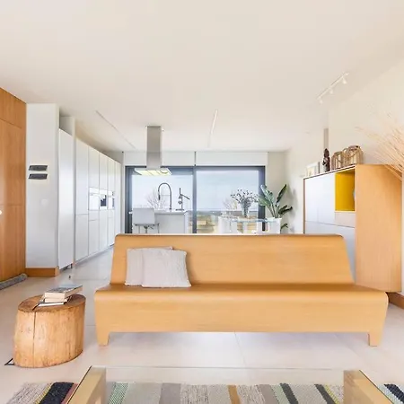 En El Faro De Hondarribia, Con Vistas *