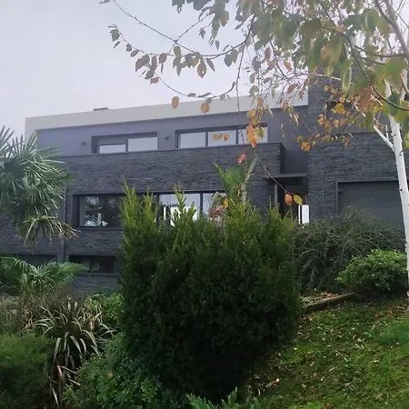 En El Faro De Hondarribia, Con Vistas