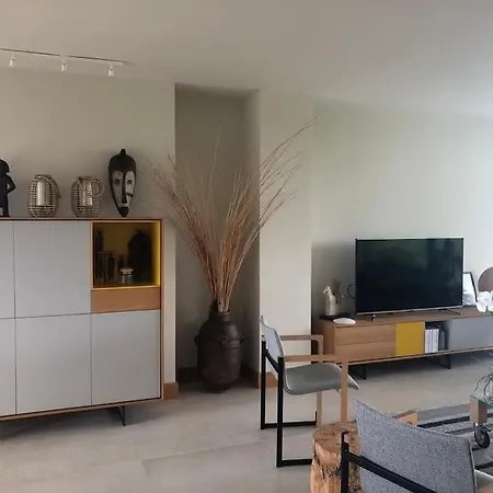 En El Faro De Hondarribia, Con Vistas