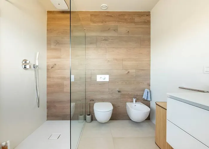 En El Faro De Hondarribia, Con Vistas *