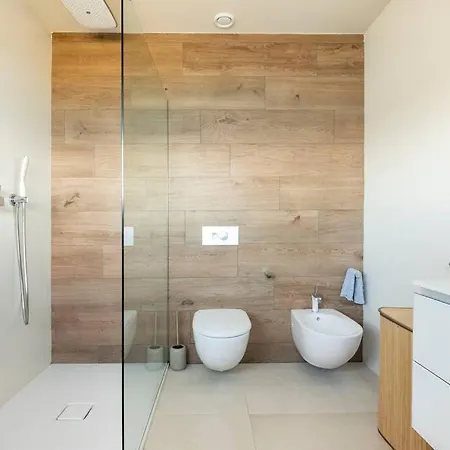 En El Faro De Hondarribia, Con Vistas *