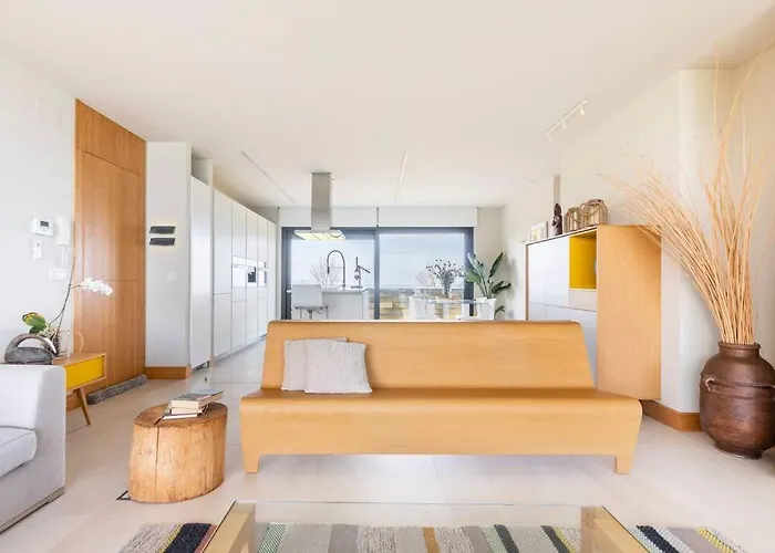 En El Faro De Hondarribia, Con Vistas *