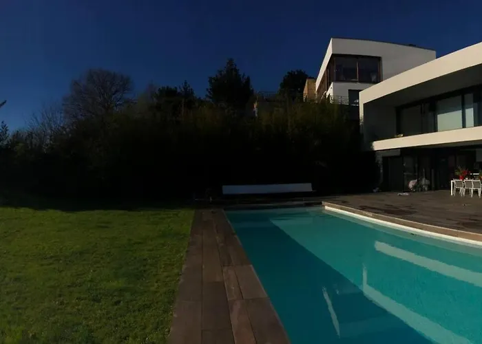 En El Faro De Hondarribia, Con Vistas