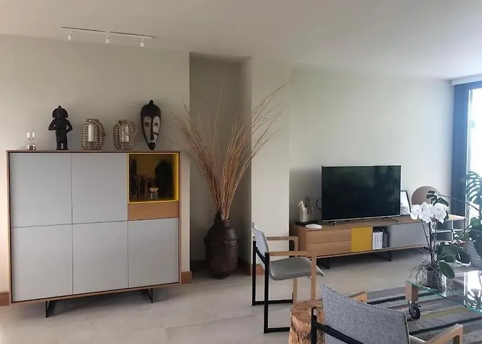 En El Faro De Hondarribia, Con Vistas